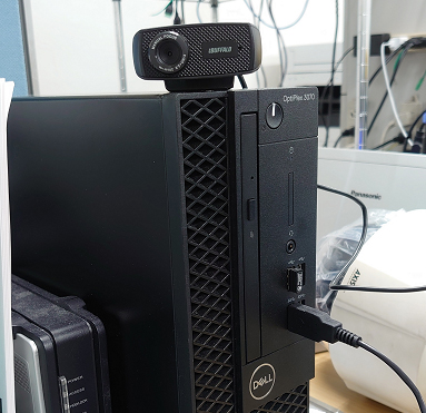 SK VMSサーバーが稼働しているコンピューターにUSBカメラを接続します。